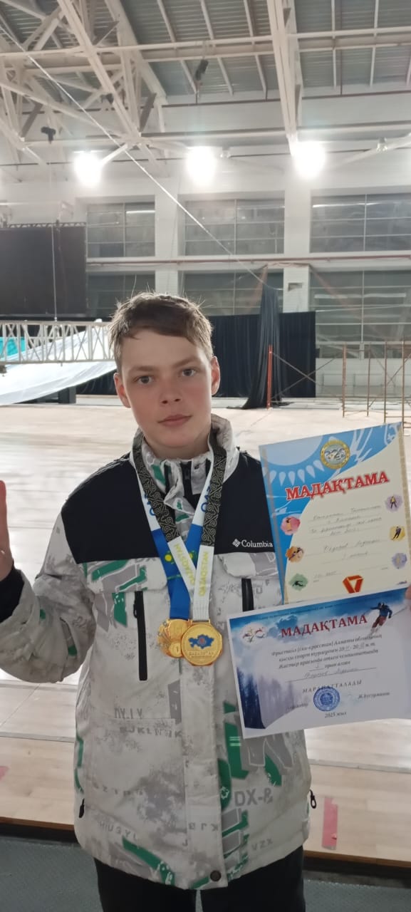 Федоров Андриан 7д 2 первых места по ски кроссу среди области и города.