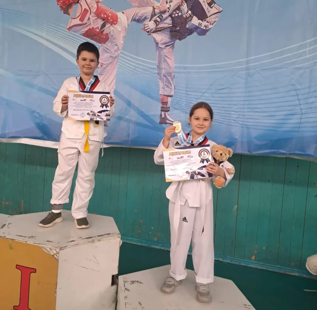 Долганов Демид ученик 3в класса по ТАЭКВАНДО занял І место, Долганова Ксения ученица 2г класса заняла ІІ место по ТАЭКВАНДО.