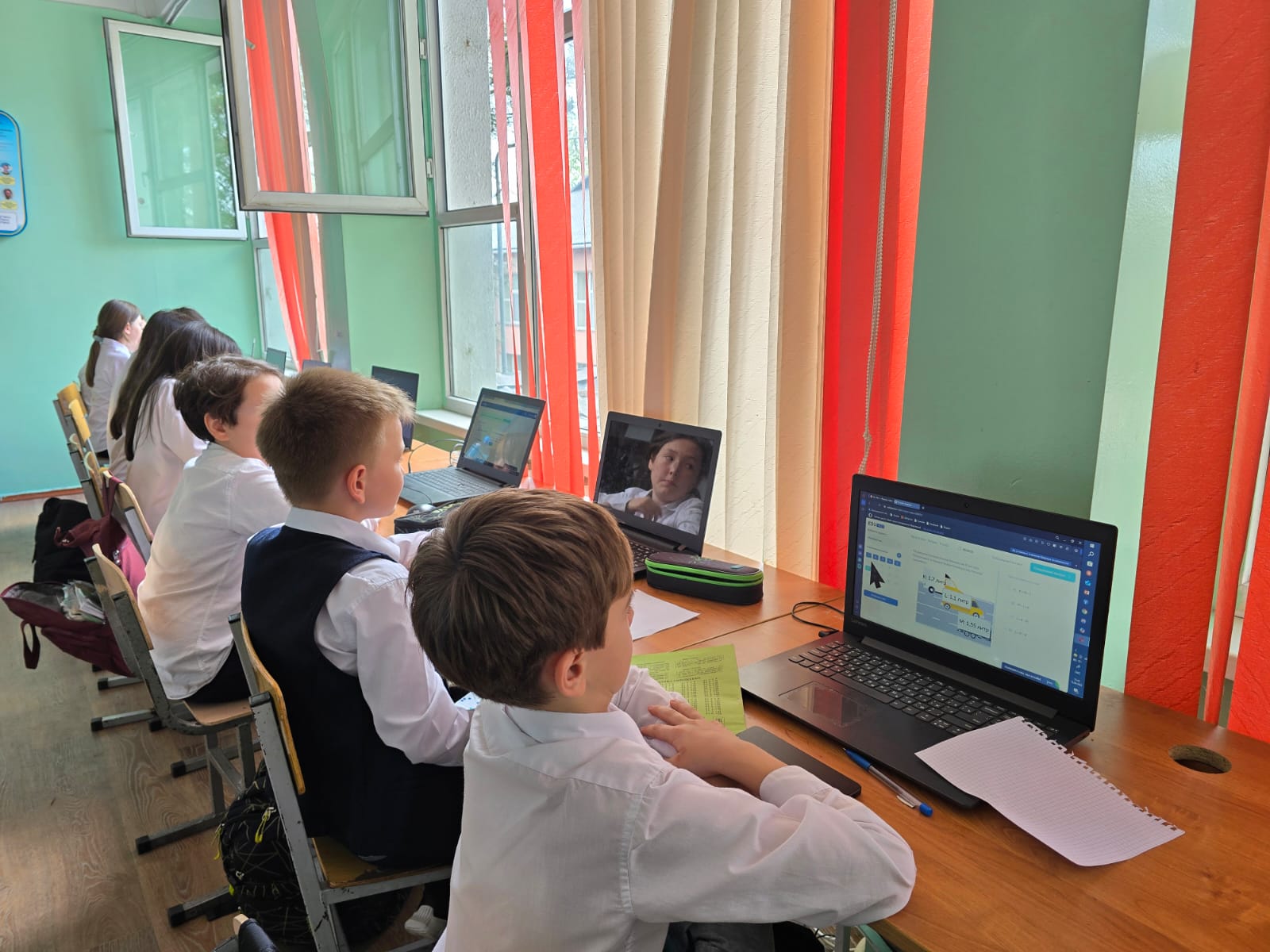 В рамках подготовки к МОДО в школе прошло тестирование для обучающихся 4,9 классов.